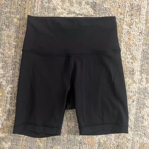 Winder Train High-Rise Short 6” sz 4